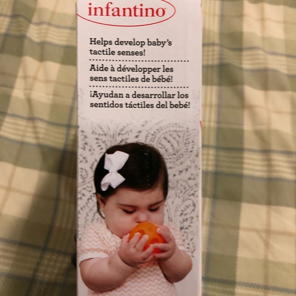 New Infantino 6 Multi Textured & Multi Colored Ball Set For Infants - Picture 4 of 5